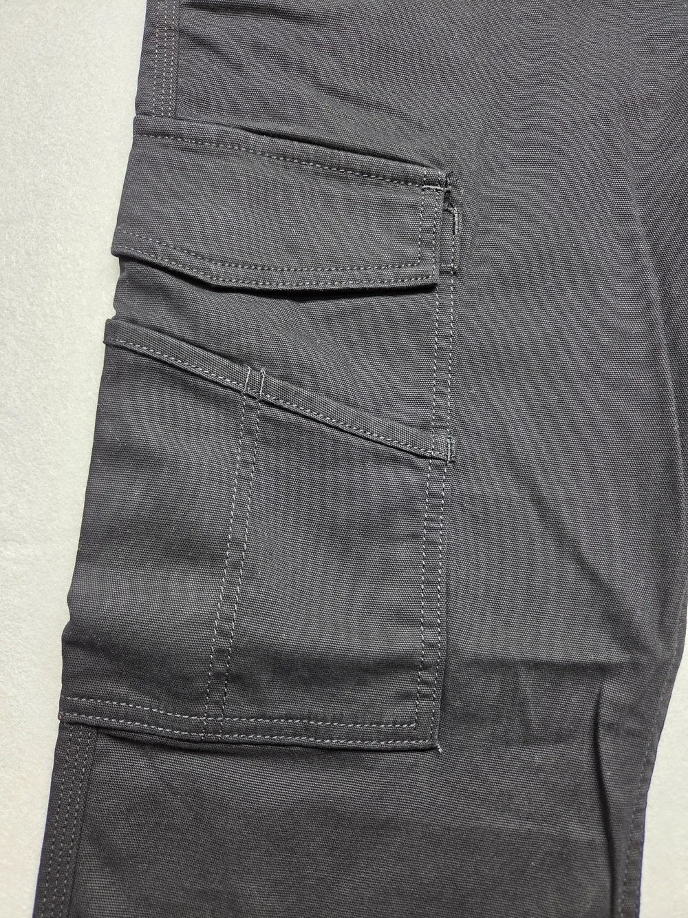 Carhartt Men’s Black Cargo Work Pants 32x32 Relaxed Fit Straight Leg Canvas